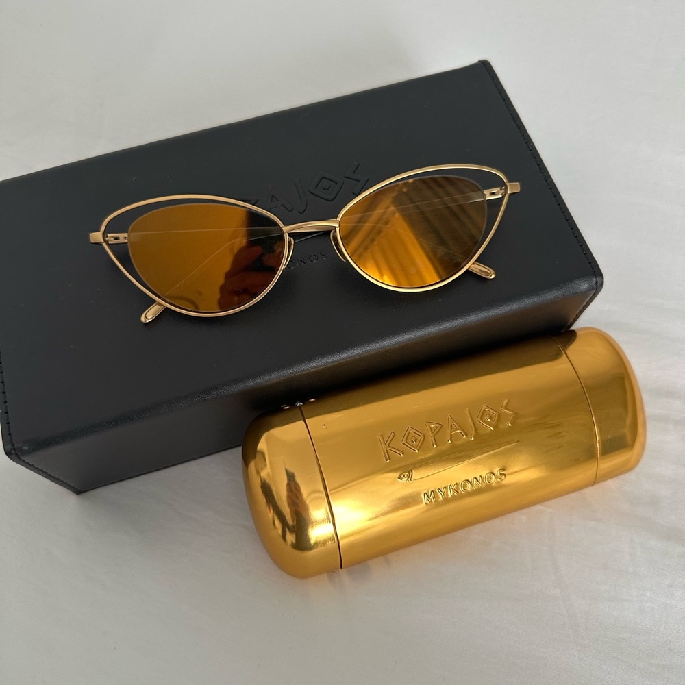 Kopajos Fluffy Cat-Eye Gold Sunglasses | Matt Gold/Mirrored Gold